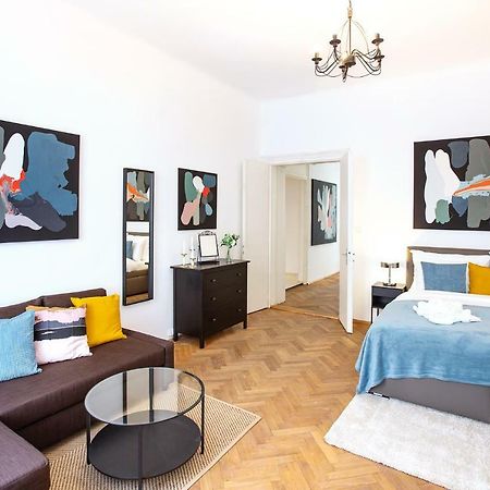 5Br 2Bath Family Apt 5Mins To Wenceslas Square Praha Bagian luar foto