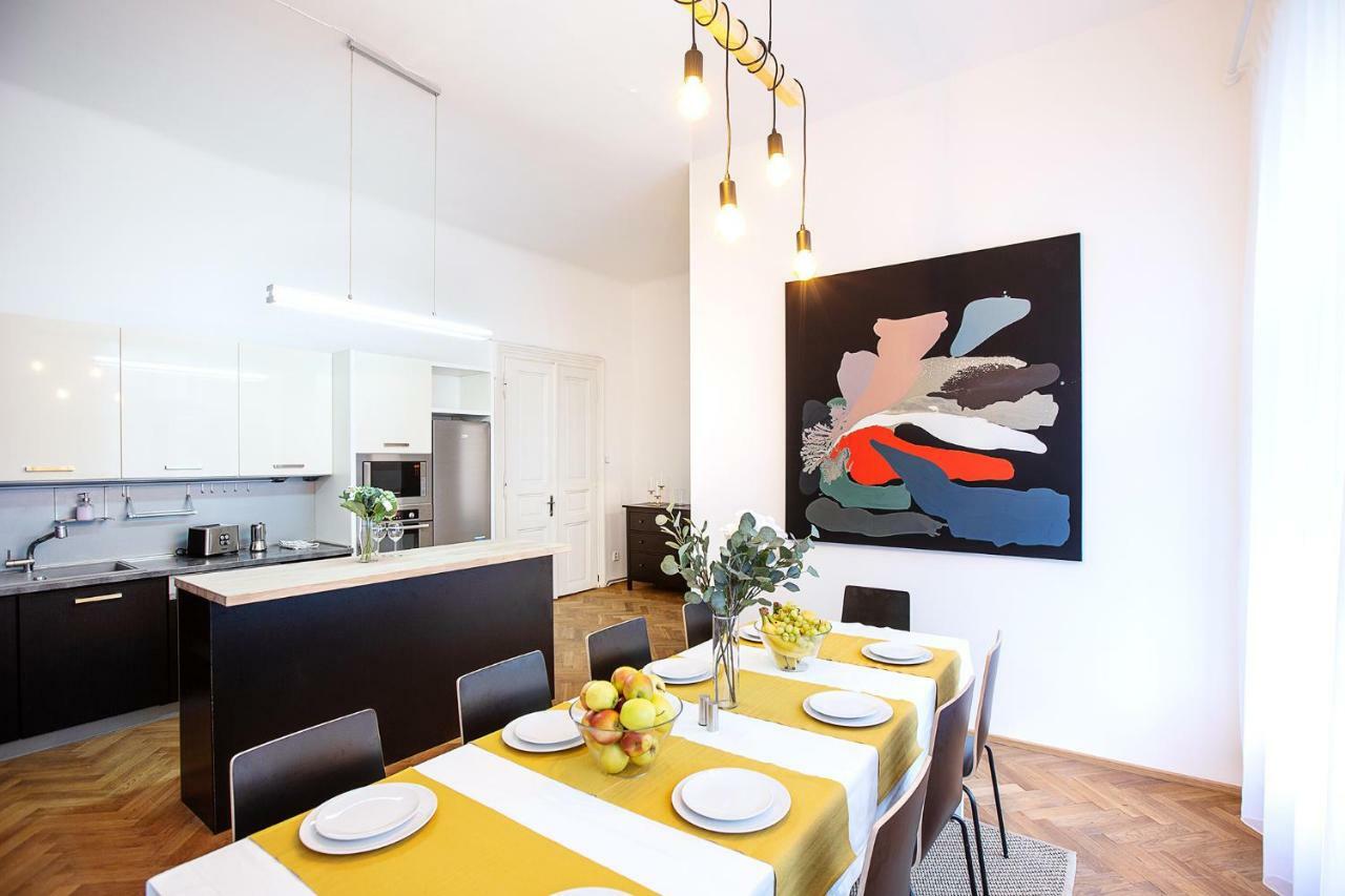 5Br 2Bath Family Apt 5Mins To Wenceslas Square Praha Bagian luar foto