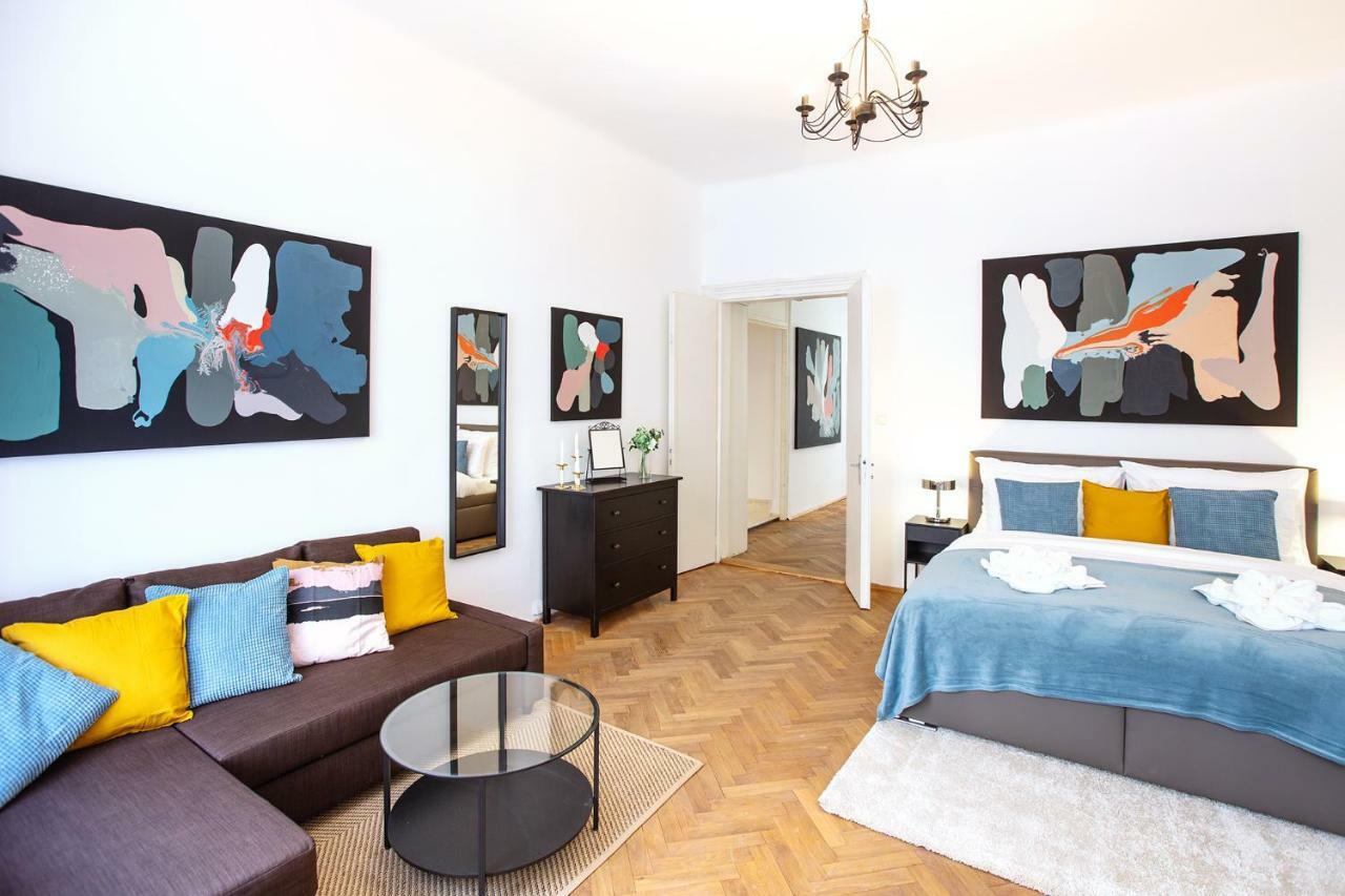 5Br 2Bath Family Apt 5Mins To Wenceslas Square Praha Bagian luar foto