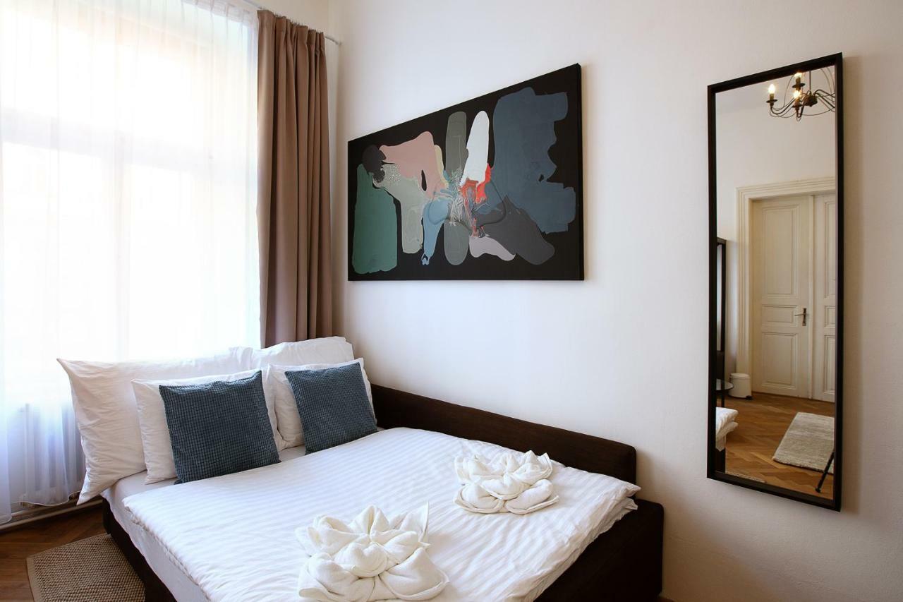 5Br 2Bath Family Apt 5Mins To Wenceslas Square Praha Bagian luar foto