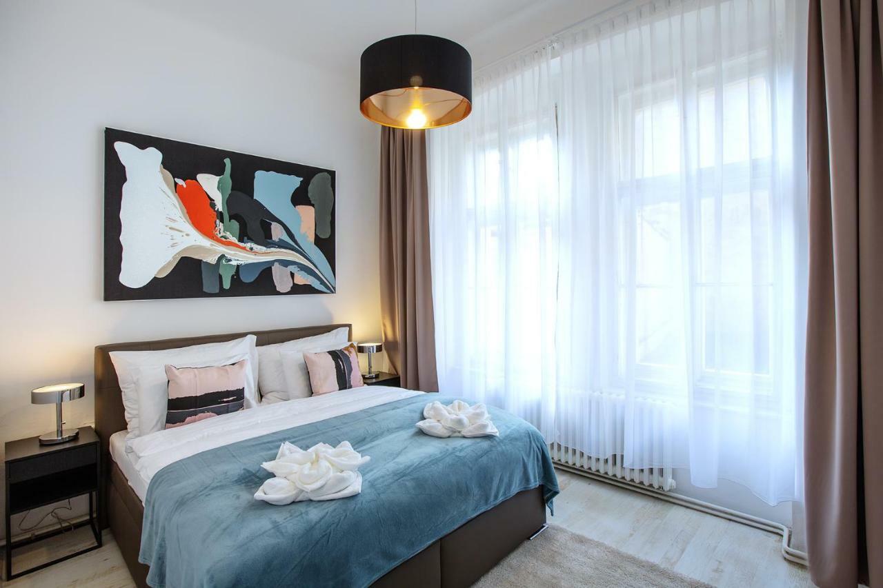 5Br 2Bath Family Apt 5Mins To Wenceslas Square Praha Bagian luar foto